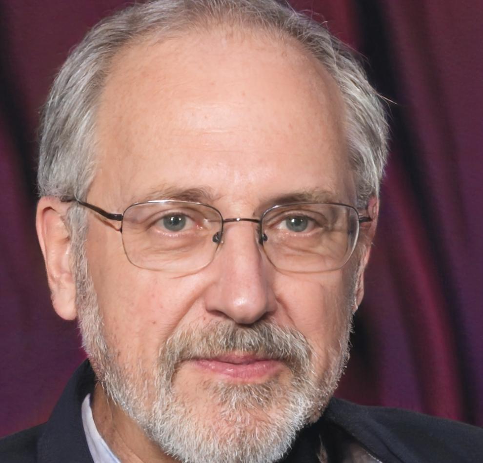 Carlos Martínez, Director Financiero